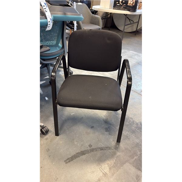 BLACK LOOP ARM CLIENT CHAIR