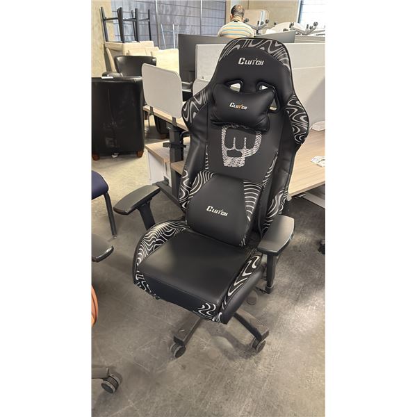 BLACK CLUTCH GAMING CHAIR NEW IN BOX