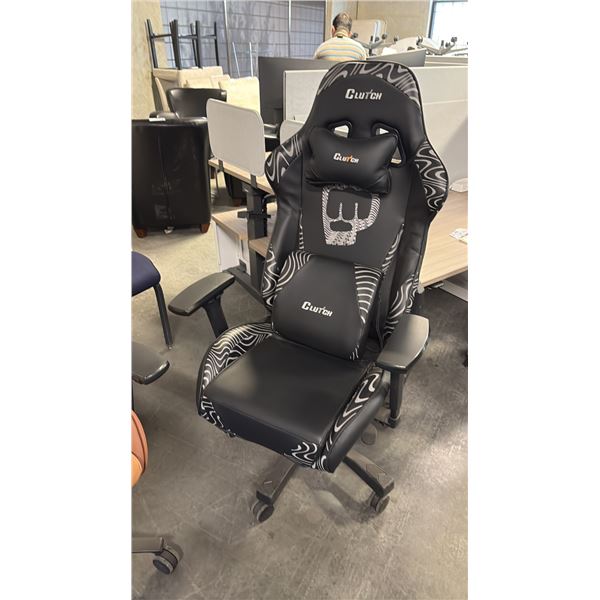 BLACK CLUTCH GAMING CHAIR NEW IN BOX