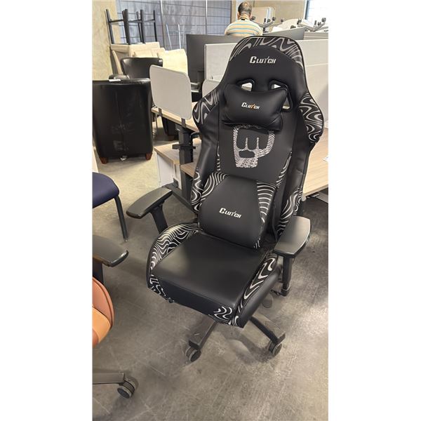BLACK CLUTCH GAMING CHAIR NEW IN BOX