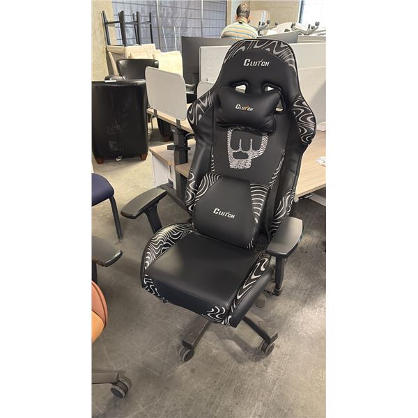 BLACK CLUTCH GAMING CHAIR NEW IN BOX
