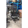 Image 2 : BLACK MESH HI-BACK TASK CHAIR