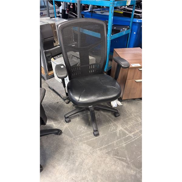 BLACK MESH HI-BACK TASK CHAIR