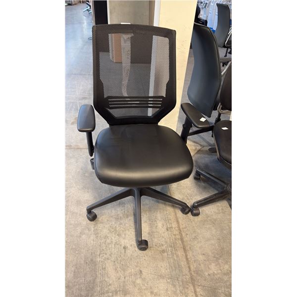 BLACK MESH HI-BACK TASK CHAIR - STYLE 2