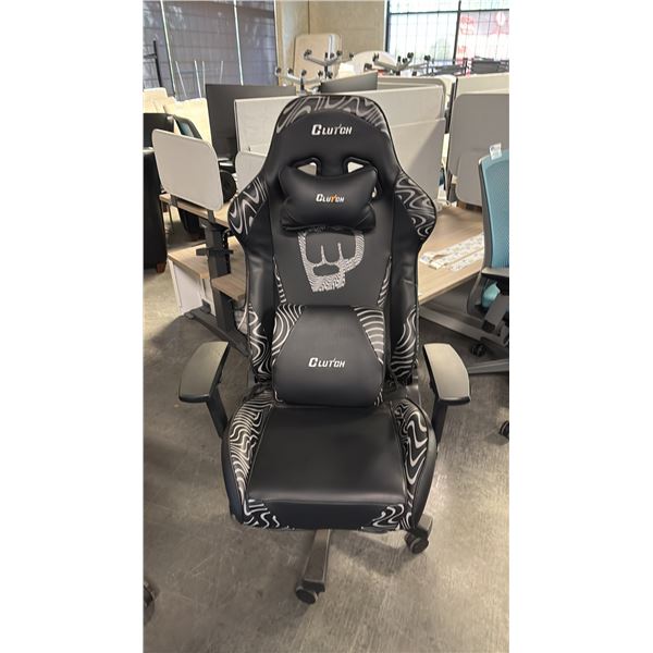 BLACK CLUTCH GAMING CHAIR NEW IN BOX