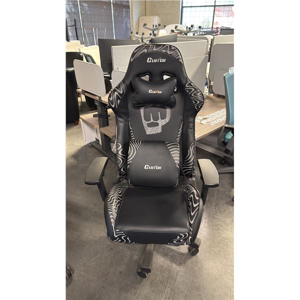 BLACK CLUTCH GAMING CHAIR NEW IN BOX