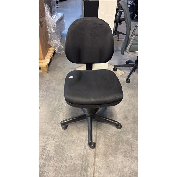 BLACK GAS LIFT STENO CHAIR