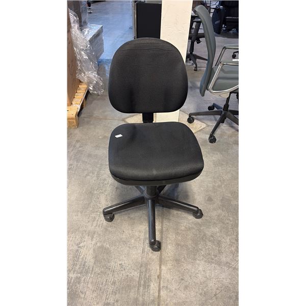 BLACK GAS LIFT STENO CHAIR