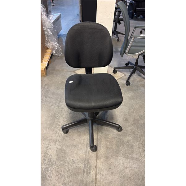 BLACK GAS LIFT STENO CHAIR