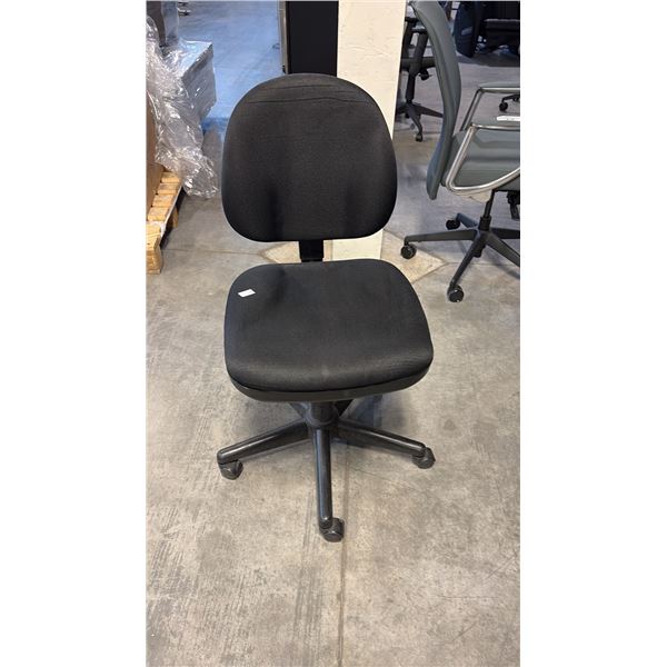 BLACK GAS LIFT STENO CHAIR