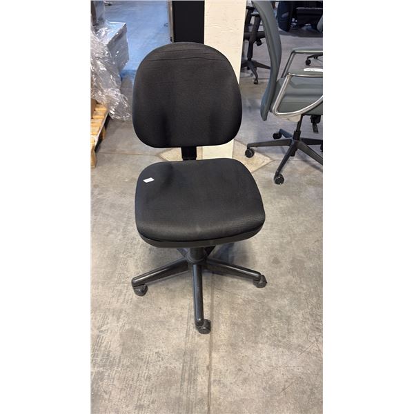 BLACK GAS LIFT STENO CHAIR