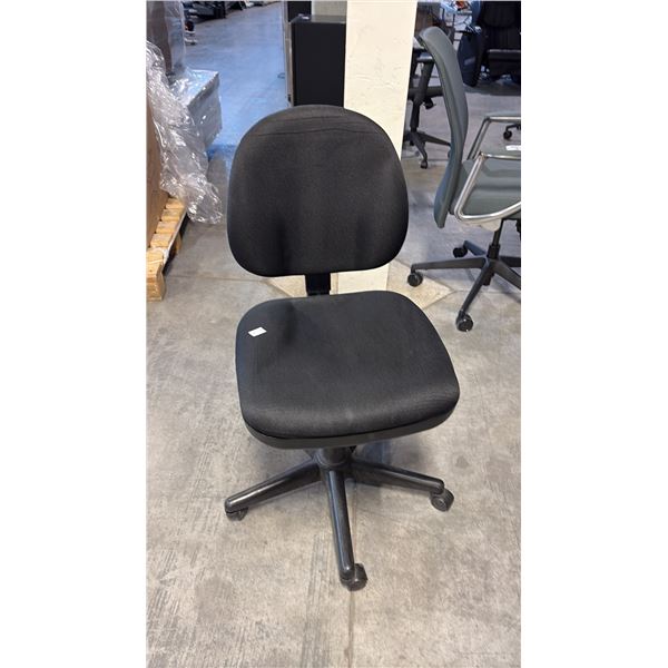 BLACK GAS LIFT STENO CHAIR
