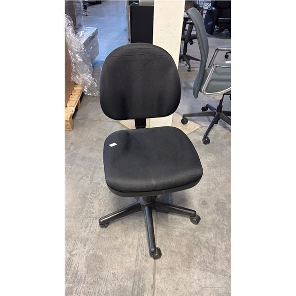 BLACK GAS LIFT STENO CHAIR