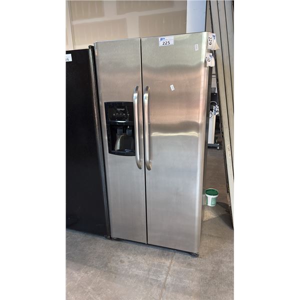 FRIGIDAIRE FFHS2322MS6 33-INCH WIDE 22.1 CU. FT. SIDE-BY-SIDE REFRIGERATOR 33"W X 32"D X 69-7/8"H