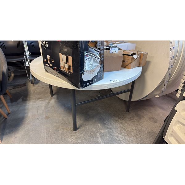 HEAVY-DUTY COMMERCIAL FOLDING ROUND TABLE ~60"IN