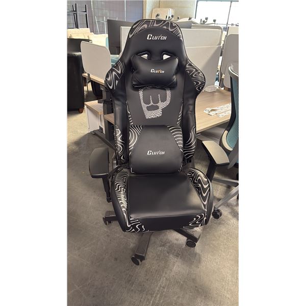 BLACK CLUTCH GAMING CHAIR NEW IN BOX