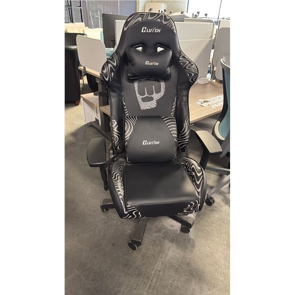 BLACK CLUTCH GAMING CHAIR NEW IN BOX