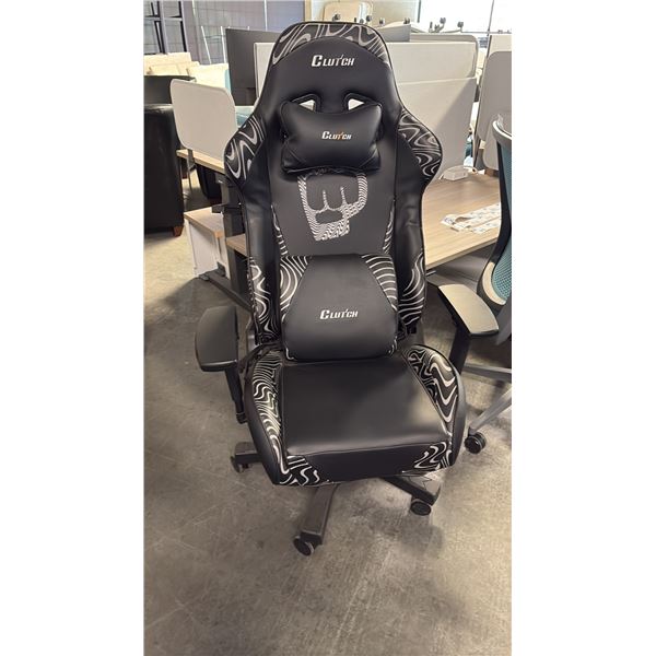 BLACK CLUTCH GAMING CHAIR NEW IN BOX