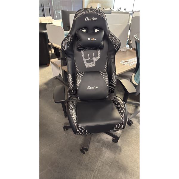 BLACK CLUTCH GAMING CHAIR NEW IN BOX