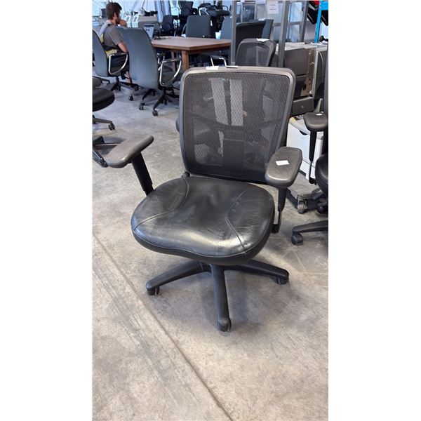 BLACK MESH-BACK MID-BACK TASK CHAIR