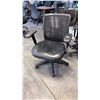 Image 1 : BLACK MESH-BACK MID-BACK TASK CHAIR