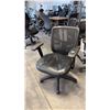 Image 2 : BLACK MESH-BACK MID-BACK TASK CHAIR