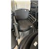 Image 1 : 4 BLACK LOOP ARM CLIENT CHAIR - STYLE 2
