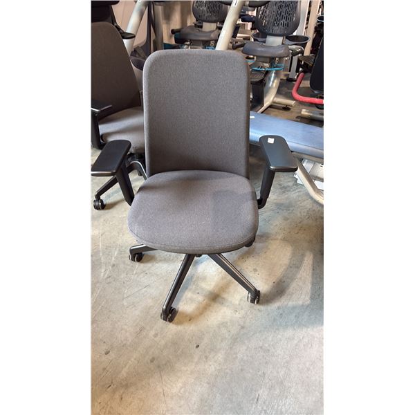 ERGONOMIC OFFICE CHAIR PAV-MB-CH PAVLOS PETITE MEETING/TASK CHAIR