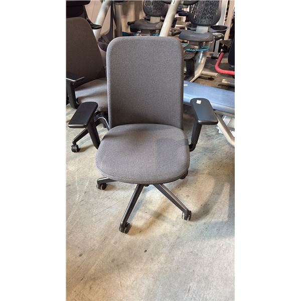 ERGONOMIC OFFICE CHAIR PAV-MB-CH PAVLOS PETITE MEETING/TASK CHAIR