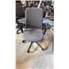 Image 1 : ERGONOMIC OFFICE CHAIR PAV-MB-CH PAVLOS PETITE MEETING/TASK CHAIR