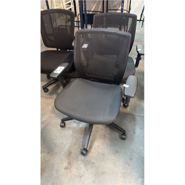 S-CURVE ERGONOMIC PROFILE OFFICE CHAIR - BROKEN FLEX SPRING