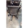 Image 2 : S-CURVE ERGONOMIC PROFILE OFFICE CHAIR - BROKEN FLEX SPRING