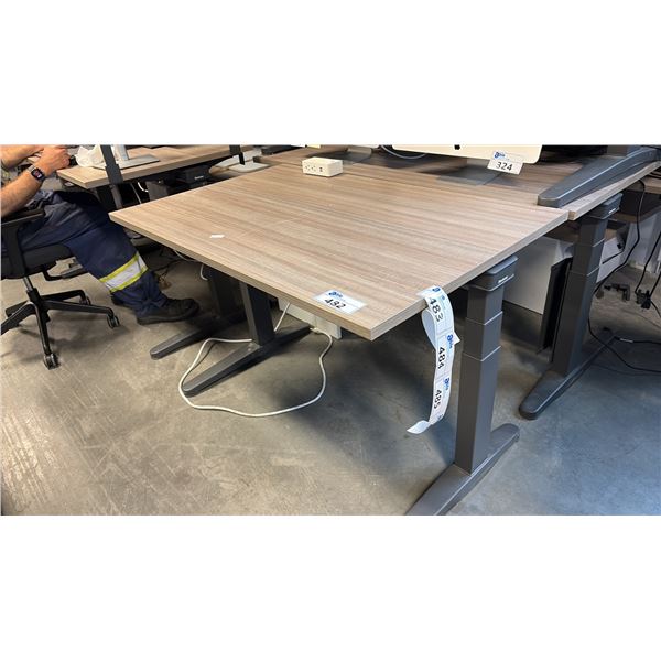 ASH WOOD STEELCASE ELECTRIC HEIGHT-ADJUSTABLE DESK 46"X29" IN