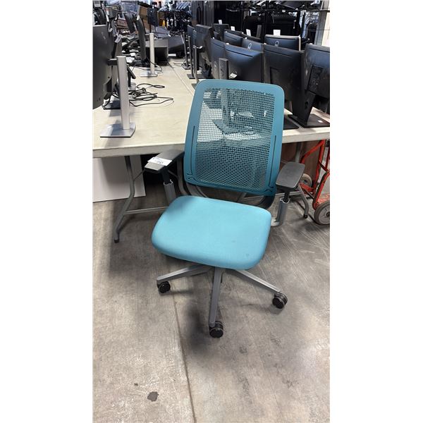 TEAL STEELCASE AMIA AIR ERGONOMIC TASK CHAIR