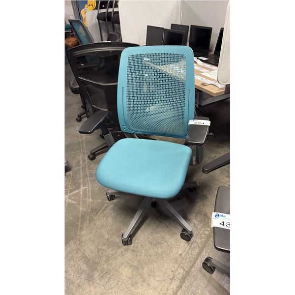 TEAL STEELCASE AMIA AIR ERGONOMIC TASK CHAIR