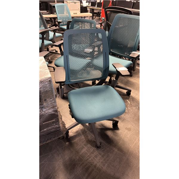 TEAL STEELCASE AMIA AIR ERGONOMIC TASK CHAIR