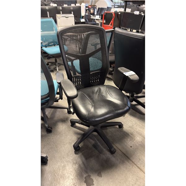BLACK MESH HI-BACK TASK CHAIR