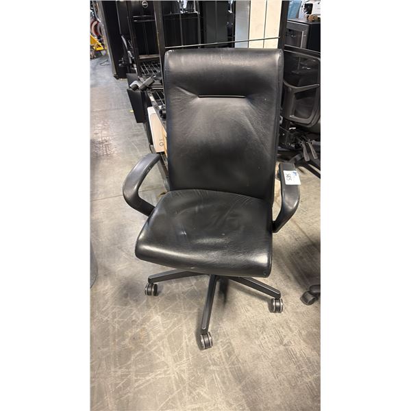 BLACK HI-BACK TILTER CHAIR