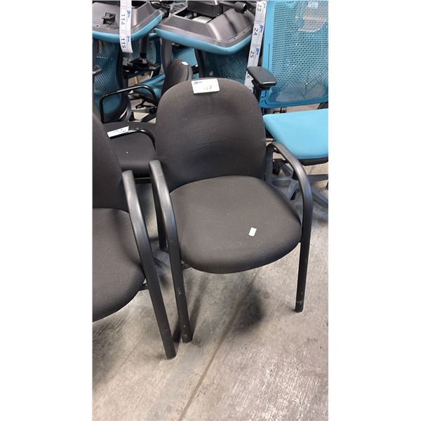 BLACK FORM CLIENT CHAIR