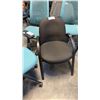 Image 1 : BLACK FORM CLIENT CHAIR