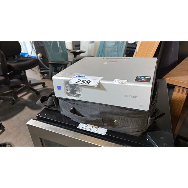 SONY VPL-CX63 PORTABLE XGA 3LCD CONFERENCE ROOM PROJECTOR WITH TRAVEL BAG