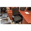 Image 2 : 4 ASSORTED OFFICE CHAIRS INCL STEELCASE AMIA