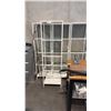 Image 1 : SHELVES: STEEL FRAME, TEMPERED GLASS FIXED INSERTS. STAND: NICKEL/CHROME-PLATED STEEL.