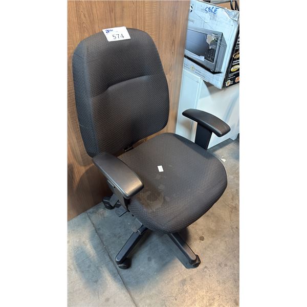 BLACK MID-BACK MULTI-TILTER CHAIR - STAIN PRESENT