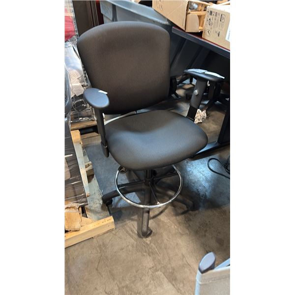 PROGRAMMERS/INSTRUCTORS CHAIR