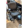 Image 1 : PROGRAMMERS/INSTRUCTORS CHAIR