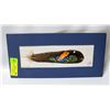 Image 2 : PAIR OF HANDPAINTED FROG FEATHERS FROM COSTA RICA