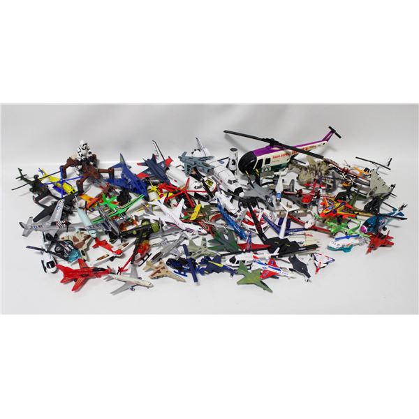 LOT OF COLLECTIBLE AIRCRAFT DIECAST
