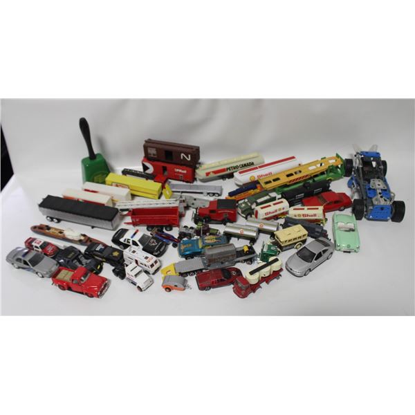 LOT OF TRAINCARS, TRAILERS AND OTHER DIECAST
