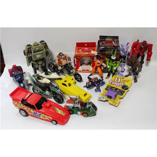 LOT OF COLLECTIBLE VINTAGE TOYS